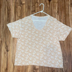 American Eagle women’s shirt large tan white short sleeve soft sexy vneck AEO